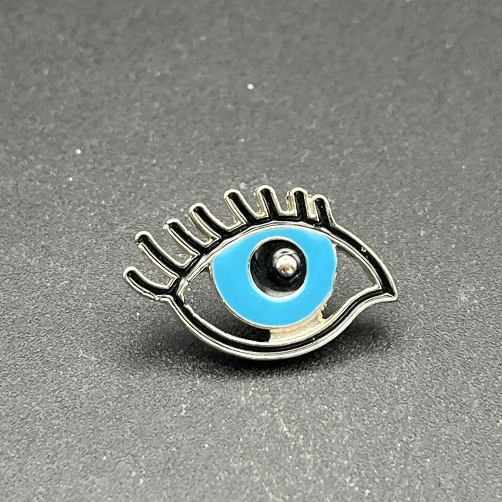 Blue Eye Outline Eyelashes‎ Lapel Hat Pin